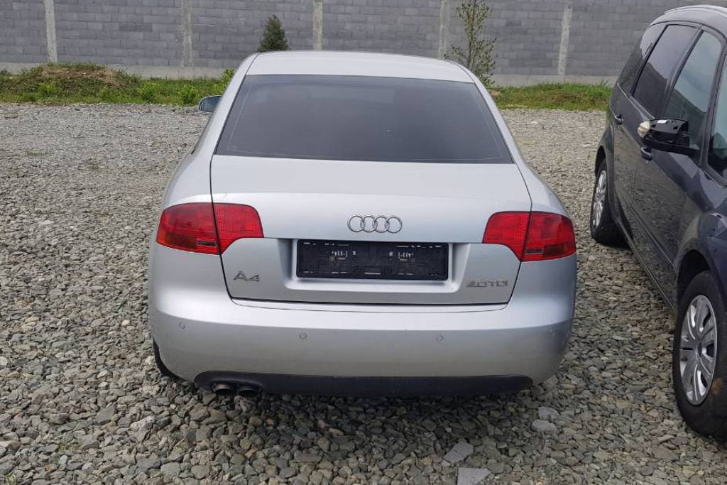 AUDI A4 GEPEK VRATA 2006.