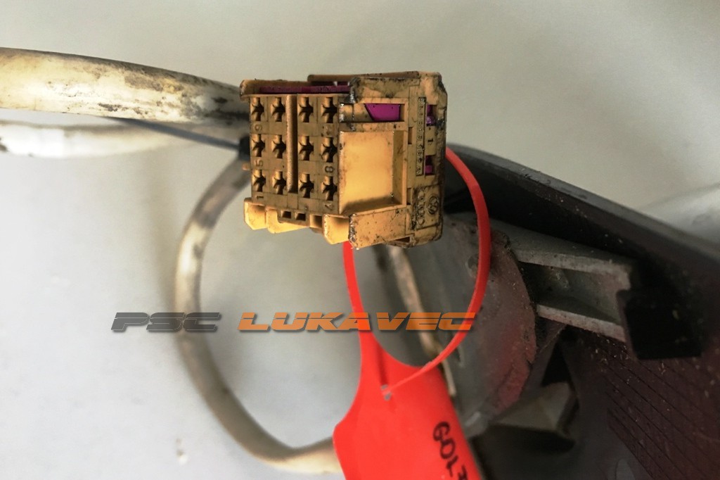VW GOLF 4 RETROVIZOR DESNI ELEKTRIČNO PODEŠAVANJE