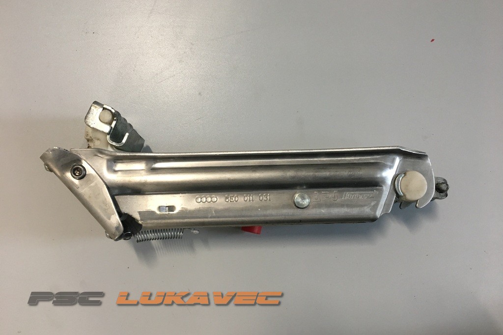 AUDI A4 DIZALICA 8E0011031