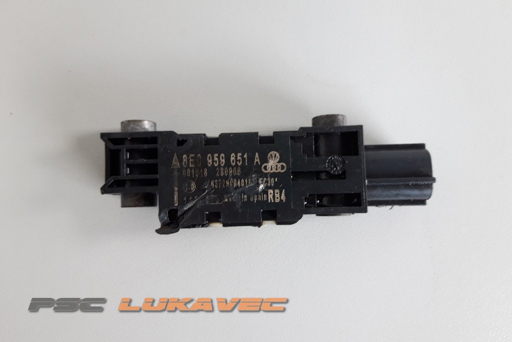 AUDI A4 SENZOR AIRBAGA A4 CRASH SENZOR 8E0959651A