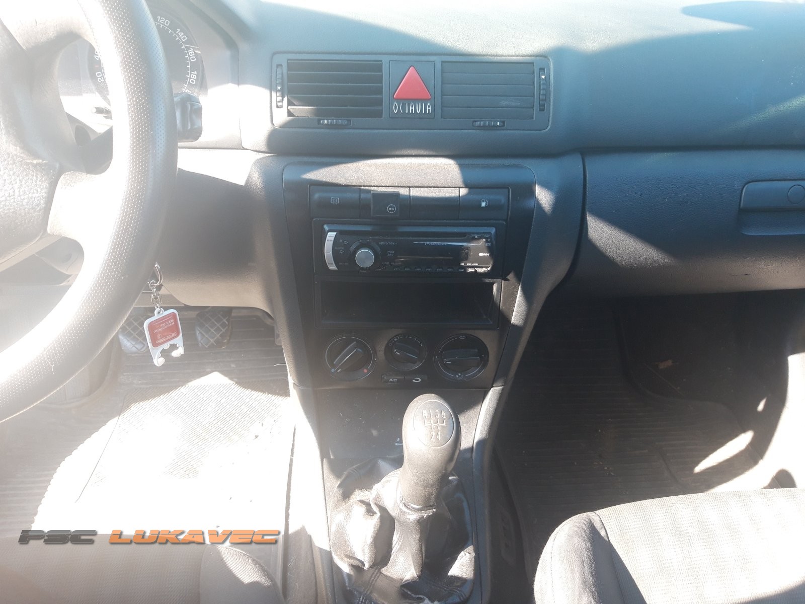 ŠKODA OCTAVIA DIJELOVI 1.4 16v 2003.