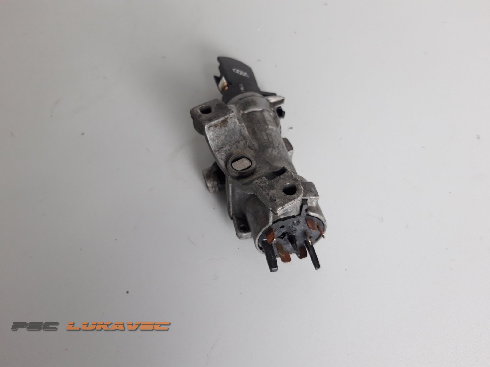 AUDI A4 KONTAKT BRAVA S KLJUČEM 4B0905851B