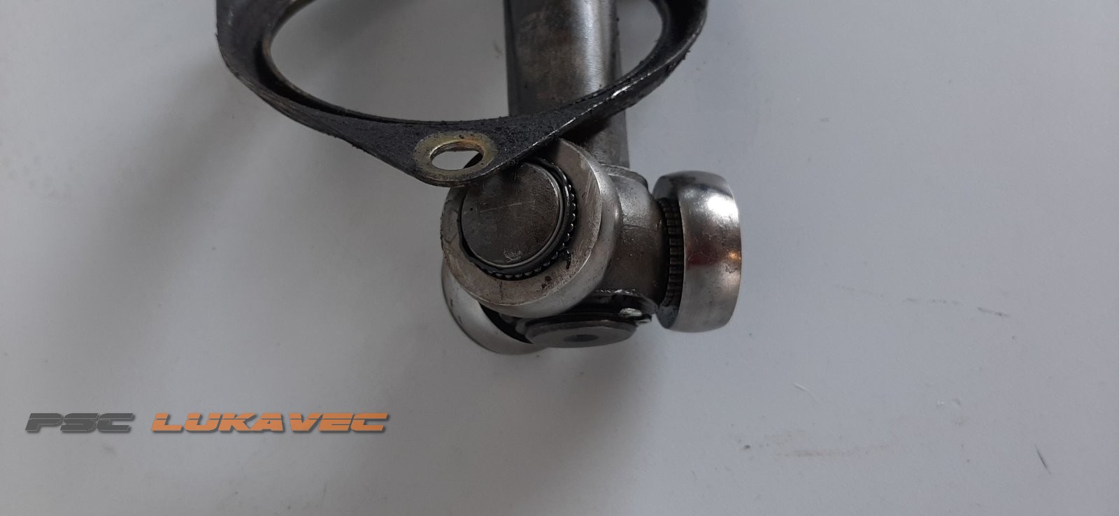 RENAULT LAGUNA 2 POLUOSOVINA LIJEVA 1.9 DCi 8200014352