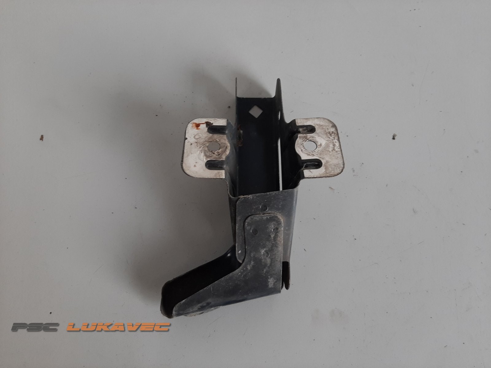 RENAULT TRAFIC NOSAČ BRANIKA PREDNJI DESNI