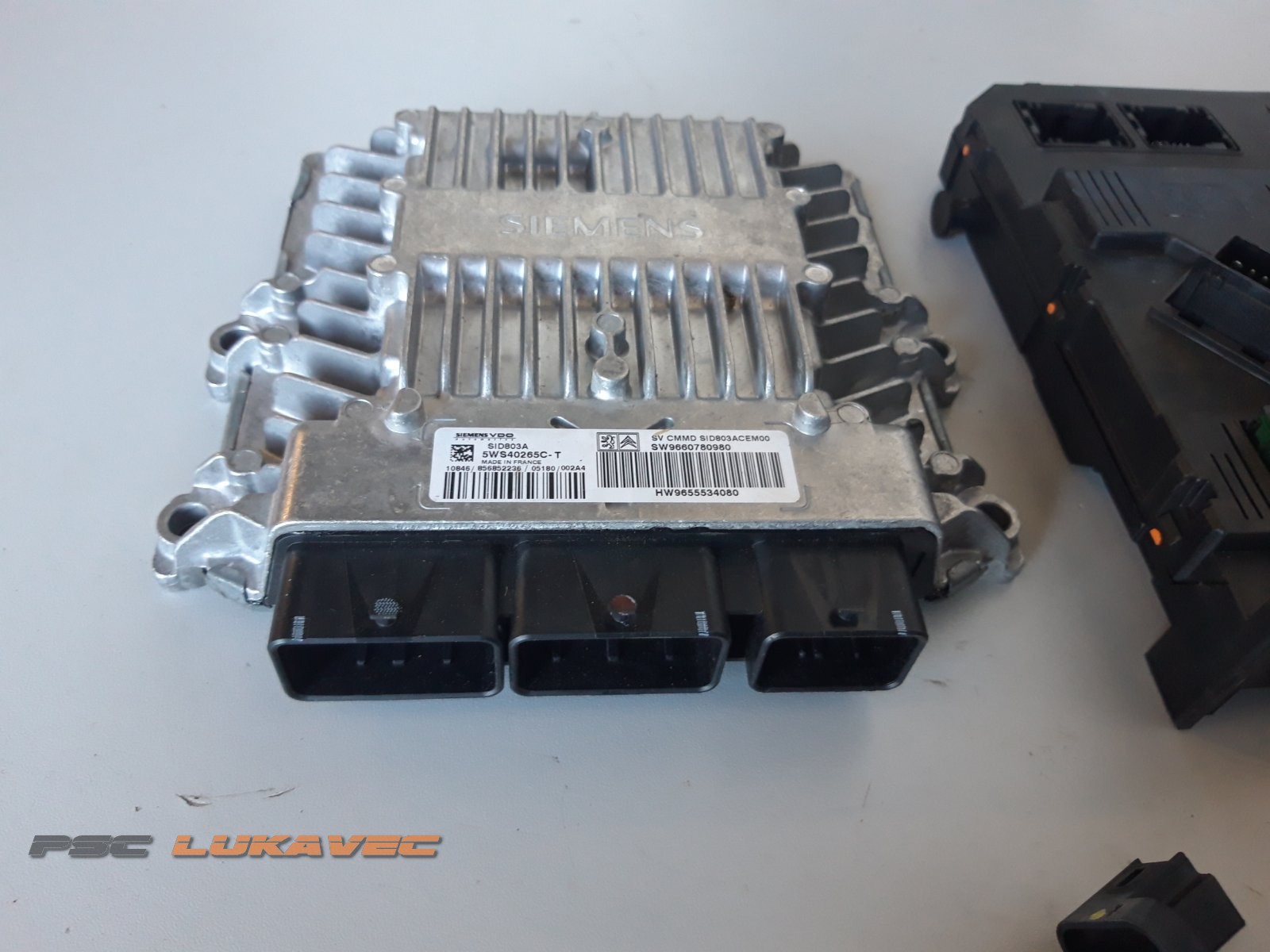 PEUGEOT 407 KOMPJUTER MOTORA 2.0 HDI 407 SET PALJENJA SID 803A