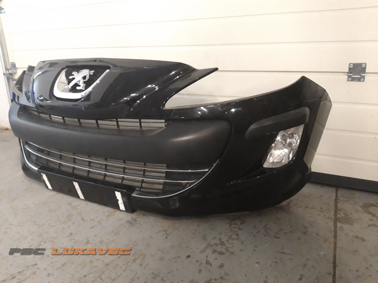 PEUGEOT 308 PREDNJI BRANIK 2010.