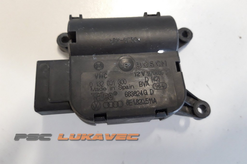 AUDI A4 MOTORIĆ KLAPNE GRIJANJA 8E1820511A