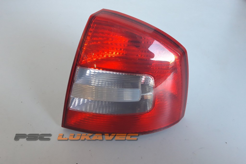 ŠKODA OCTAVIA ŠTOP SVJETLO DESNO 1Z5945096B