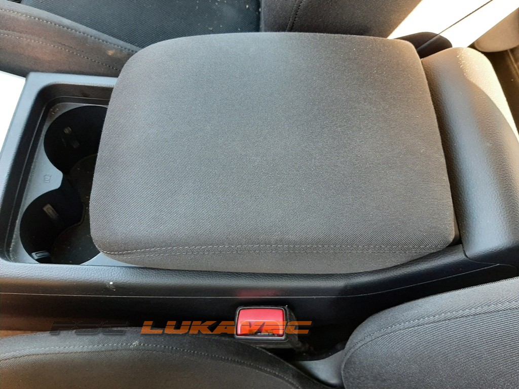 AUDI Q5 NASLON ZA RUKU Q5 SREDIŠNJI PRETINAC