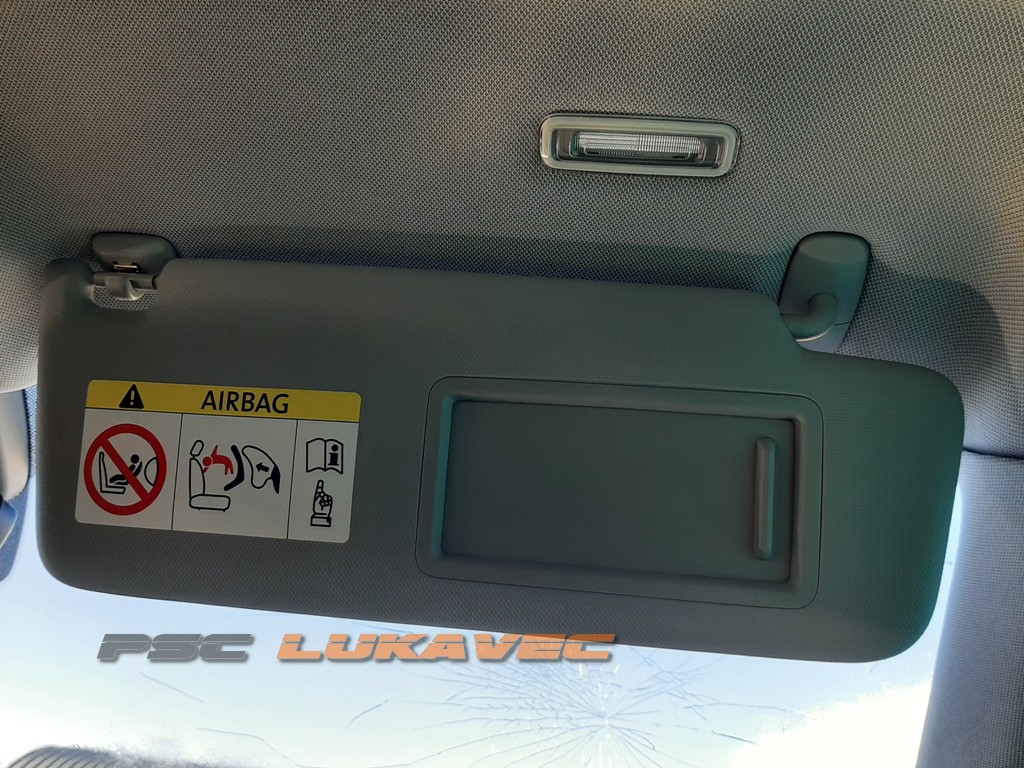 AUDI Q5 SJENILO SUVOZAČA Q5 SUNCOBRAN SUVOZAČA 2018.