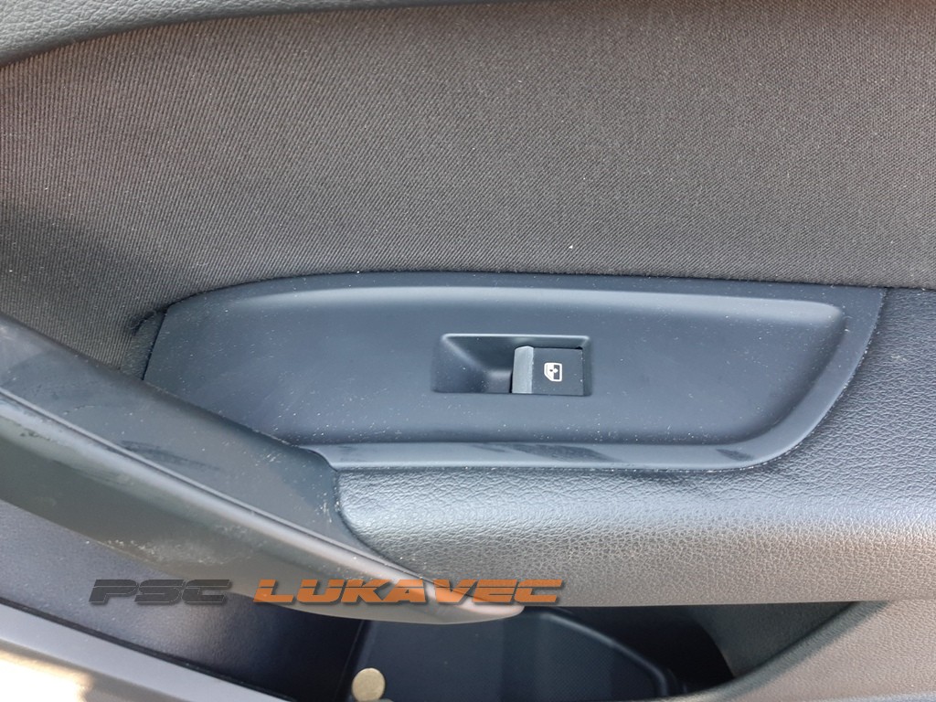 AUDI Q5 PREKIDAČ PODIZAČA STAKLA PREDNJI DESNI