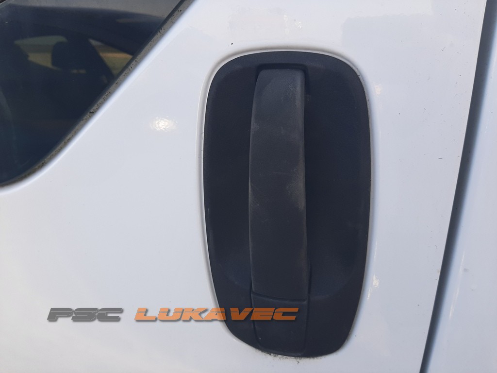 RENAULT TRAFIC 2 KVAKA VRATA BOČNA DESNA