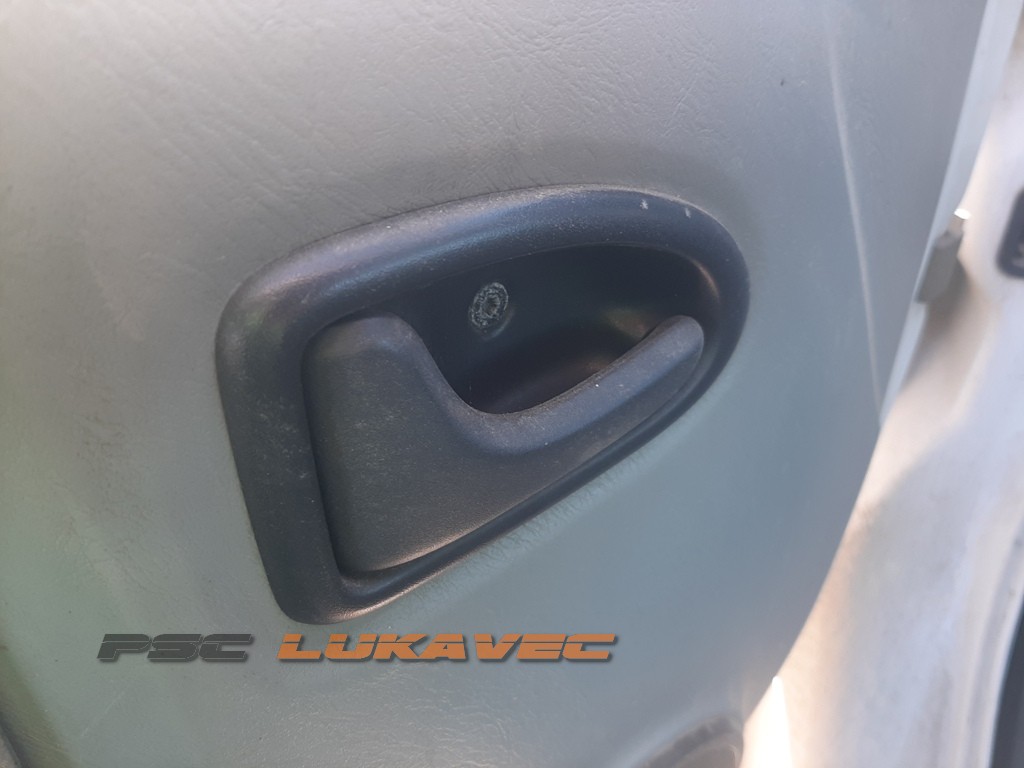 RENAULT TRAFIC 2 KVAKA VRATA PREDNJA LIJEVA