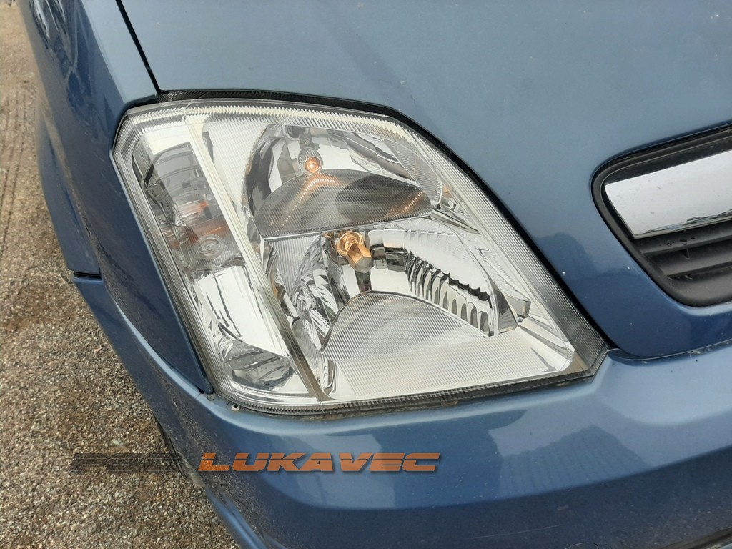 OPEL MERIVA A FAR DESNI