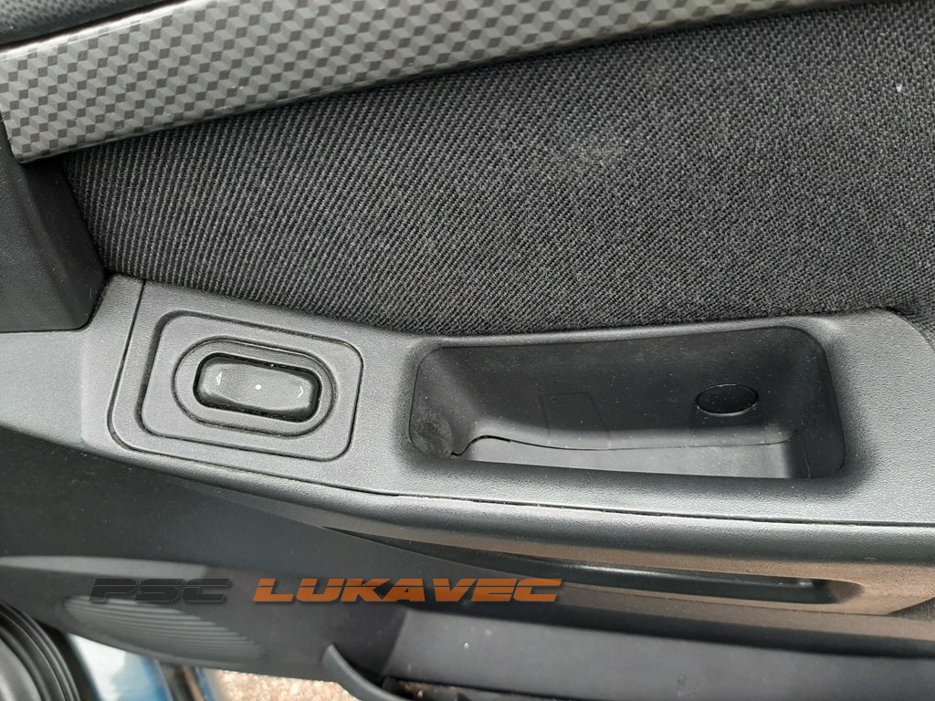 OPEL MERIVA A PREKIDAČ PODIZAČA STAKLA PREDNJI DESNI
