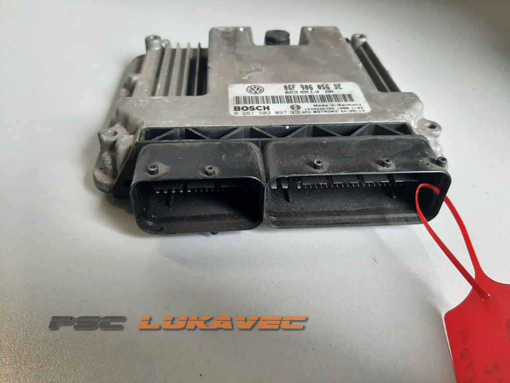 VW GOLF 5 KOMPJUTER MOTORA 2.0 FSI 06F906056DE 0261S02097
