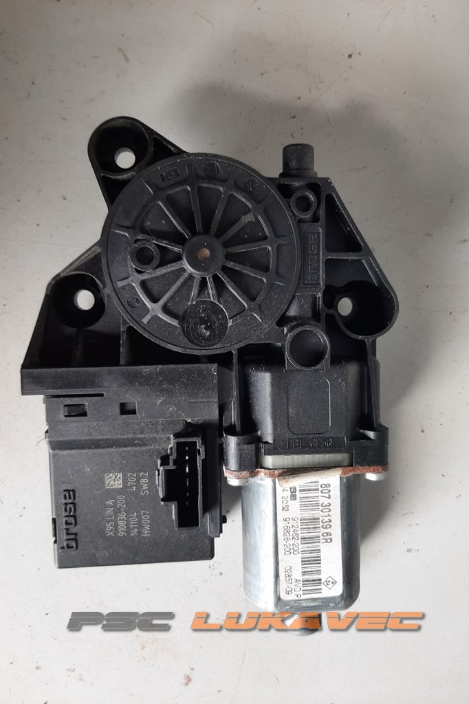 RENAULT MEGANE 3 PODIZAČ STAKLA PREDNJI DESNI 0130822478