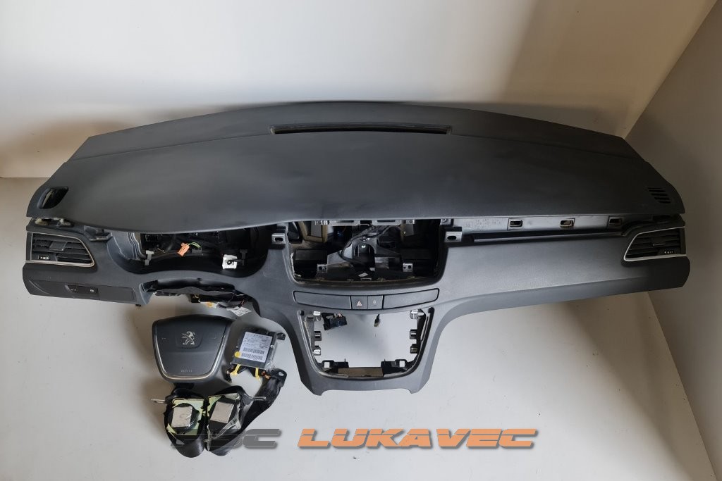 PEUGEOT 508  KONTROLNA TABLA TABLA ZRAČNIH JASTUKA