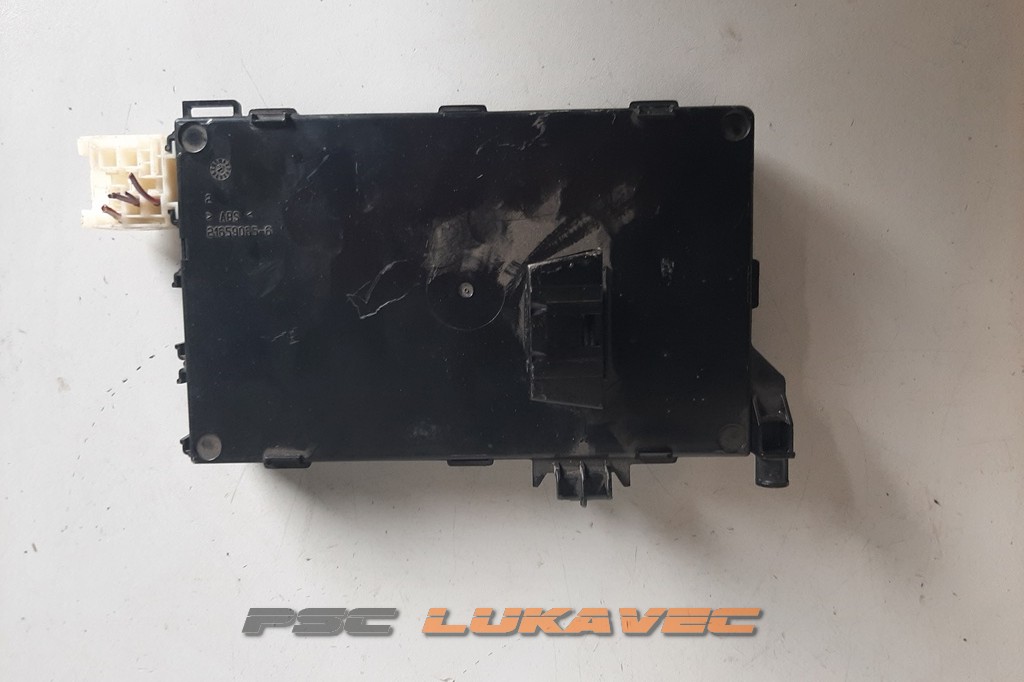 RENAULT CLIO 2 UCH N1 KUTIJA OSIGURAČA P8200311988