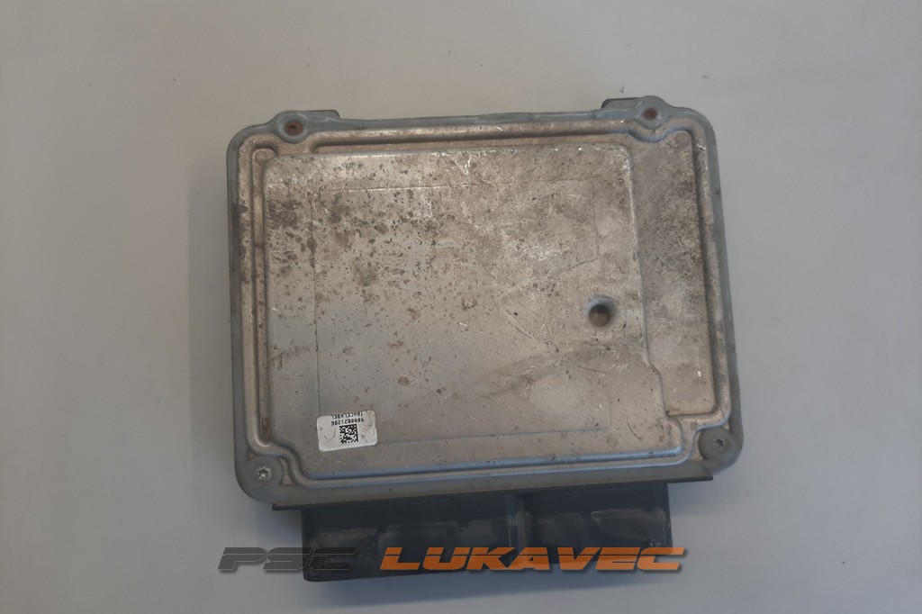 VW PASSAT B6 2.0 TDI KOMPJUTER MOTORA 03G906021NK