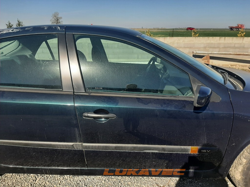 PREDNJA DESNA VRATA RENAULT LAGUNA 2001.