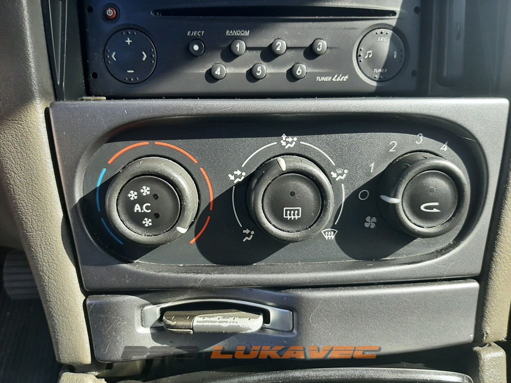 PREKIDAČI VENTILACIJE I KLIME RENAULT LAGUNA 2001.