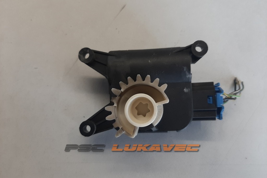 MOTORIĆ KLAPNE GRIJANJA VW GOLF 5 0132801337 2006.