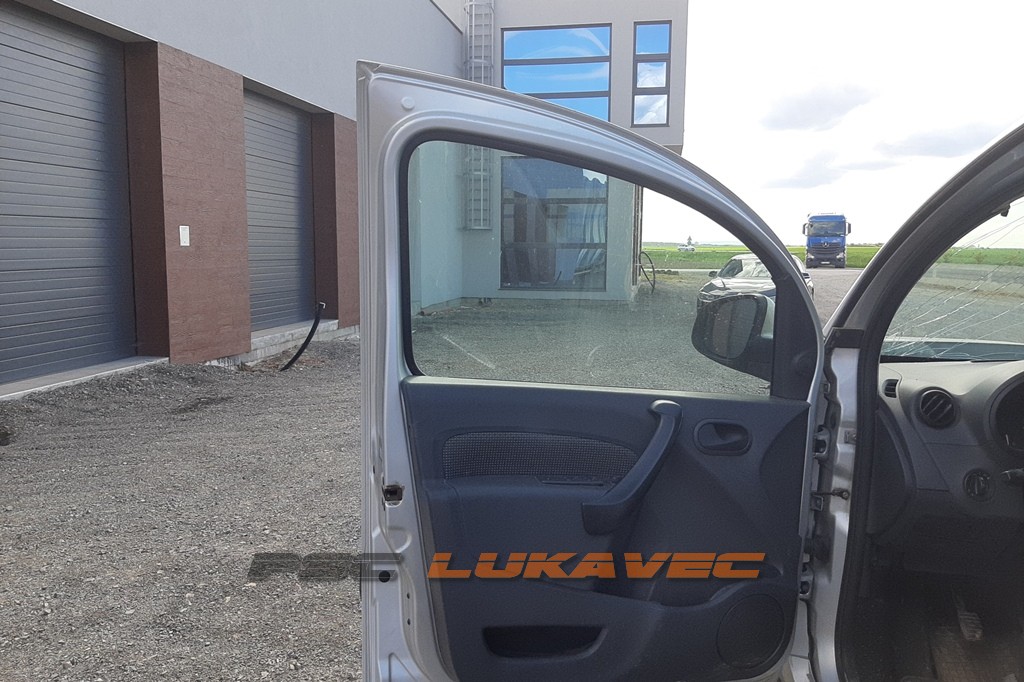 PREDNJA LIJEVA VRATA MERCEDES CITAN VOZAČEVA VRATA MERCEDES CITAN