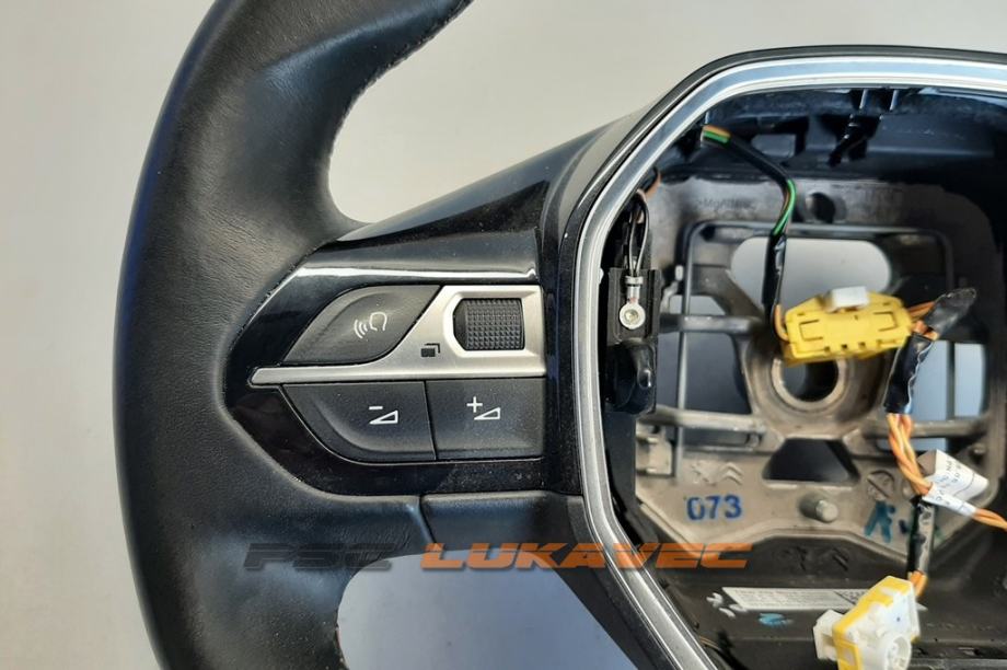 PEUGEOT 3008 VOLAN PEUGEOT 3008 KOLO VOLANA 2019.