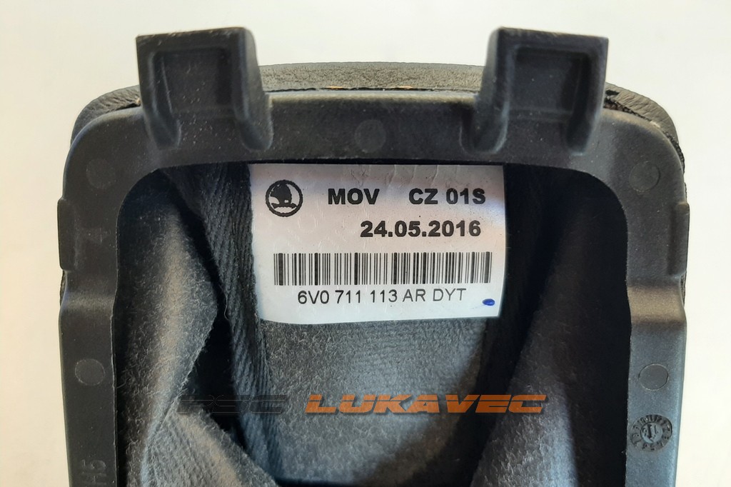 ŠKODA FABIA RUČICA MJENJAČA S KOŽOM 6 BRZINA 6V0711113AR