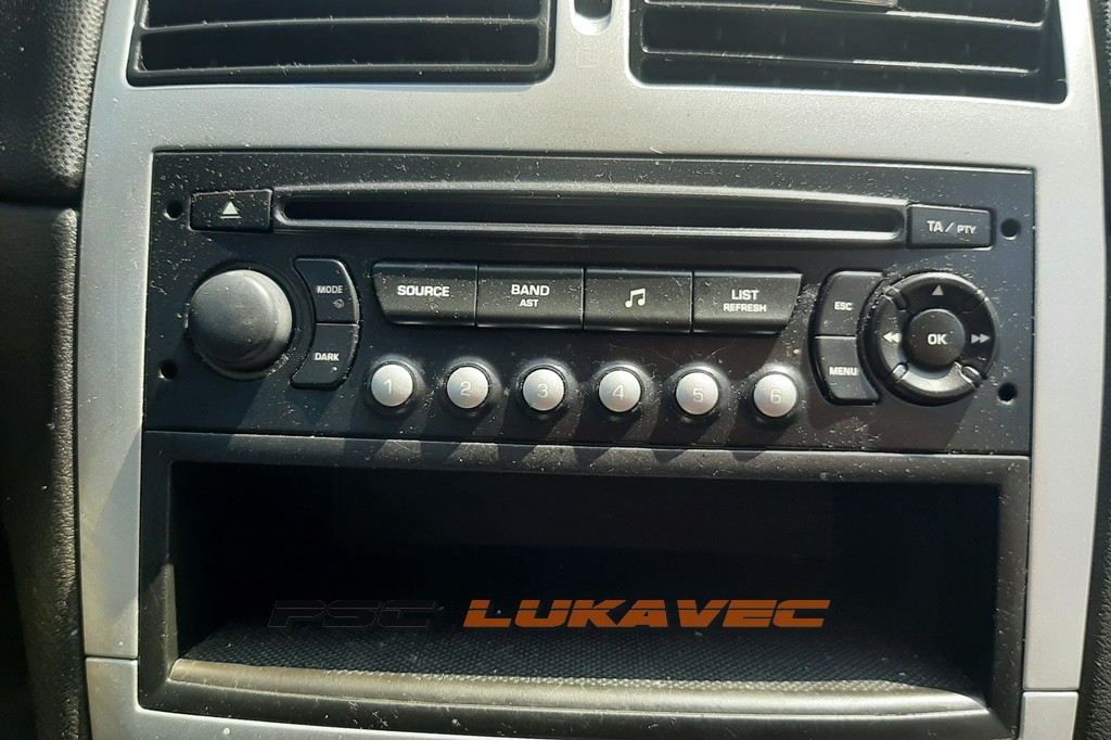 PEUGEOT 307 SW CD RADIO 2006.