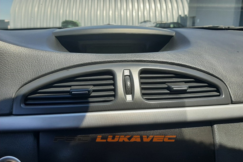 RENAULT LAGUNA 2 REŠETKE VENTILACIJE 2006.