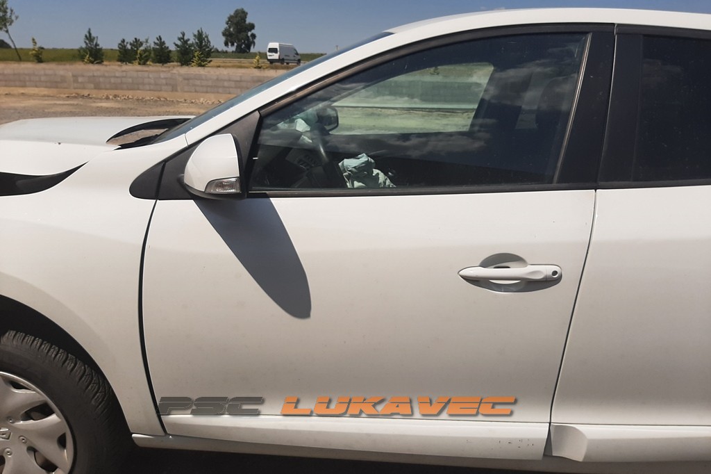 RENAULT MEGANE 3 PREDNJA LIJEVA VRATA 2015.