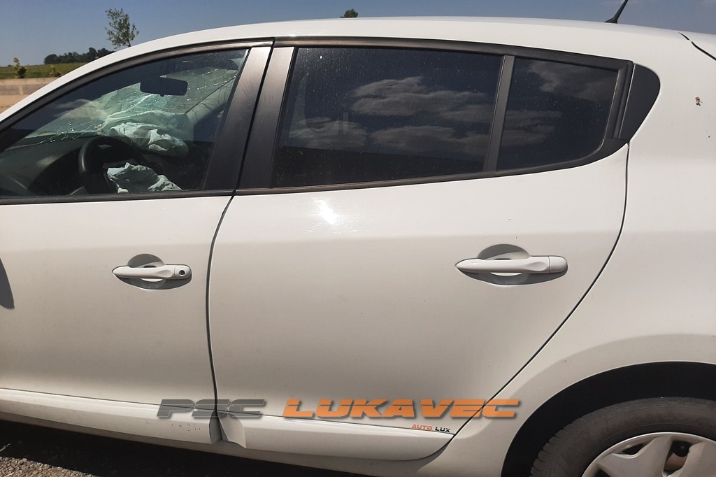 RENAULT MEGANE 3 VRATA  ZADNJA LIJEVA  2015.