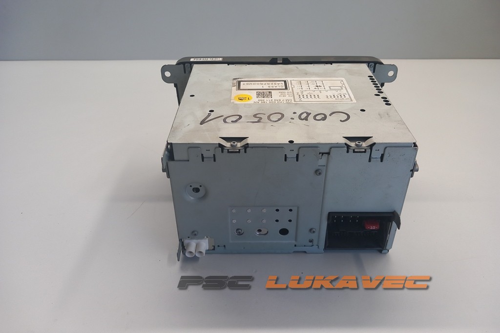 VW PASSAT CD RADIO 1K0035186AN 2010.
