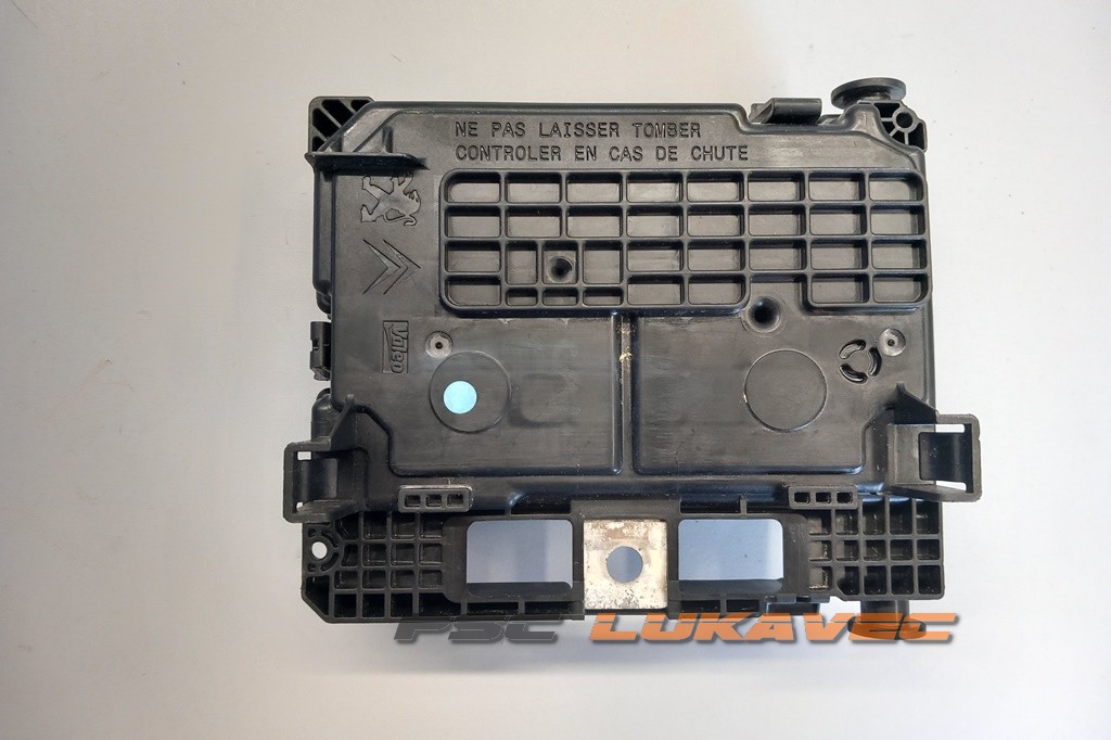 CITROEN DS3 KUTIJA OSIGURAČA 9667199680 R08-00 2014.