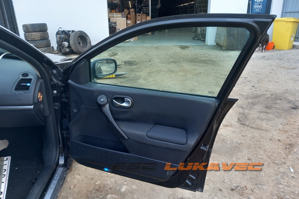 RENAULT MEGANE 2 VRATA PREDNJA DESNA 2007.