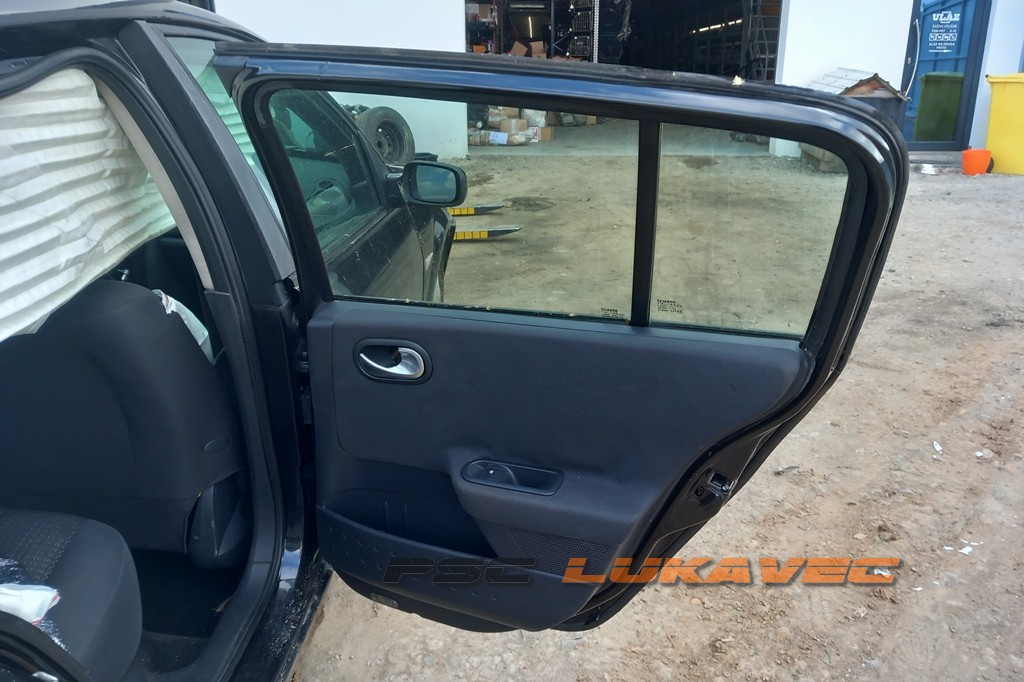 RENAULT MEGANE 2 VRATA ZADNJA DESNA 2007.