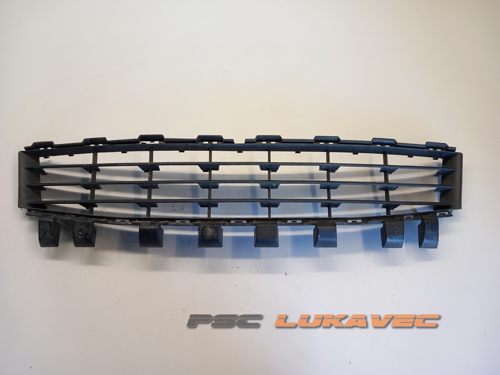 RENAULT MEGANE 2 REŠETKA BRANIKA 8200412379