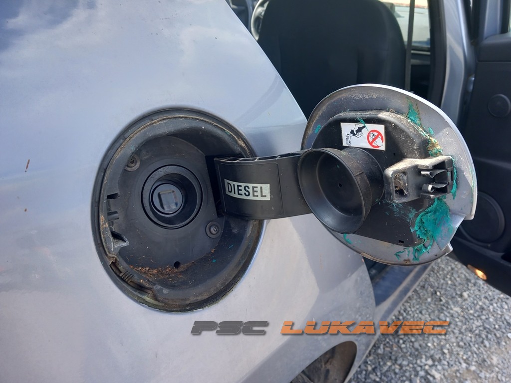 RENAULT MEGANE 3 POKLOPAC REZERVARA 2010.