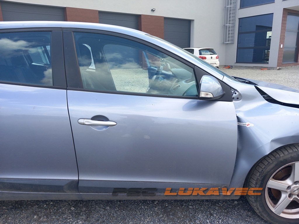RENAULT MEGANE 3 PREDNJA DESNA VRATA 2010.