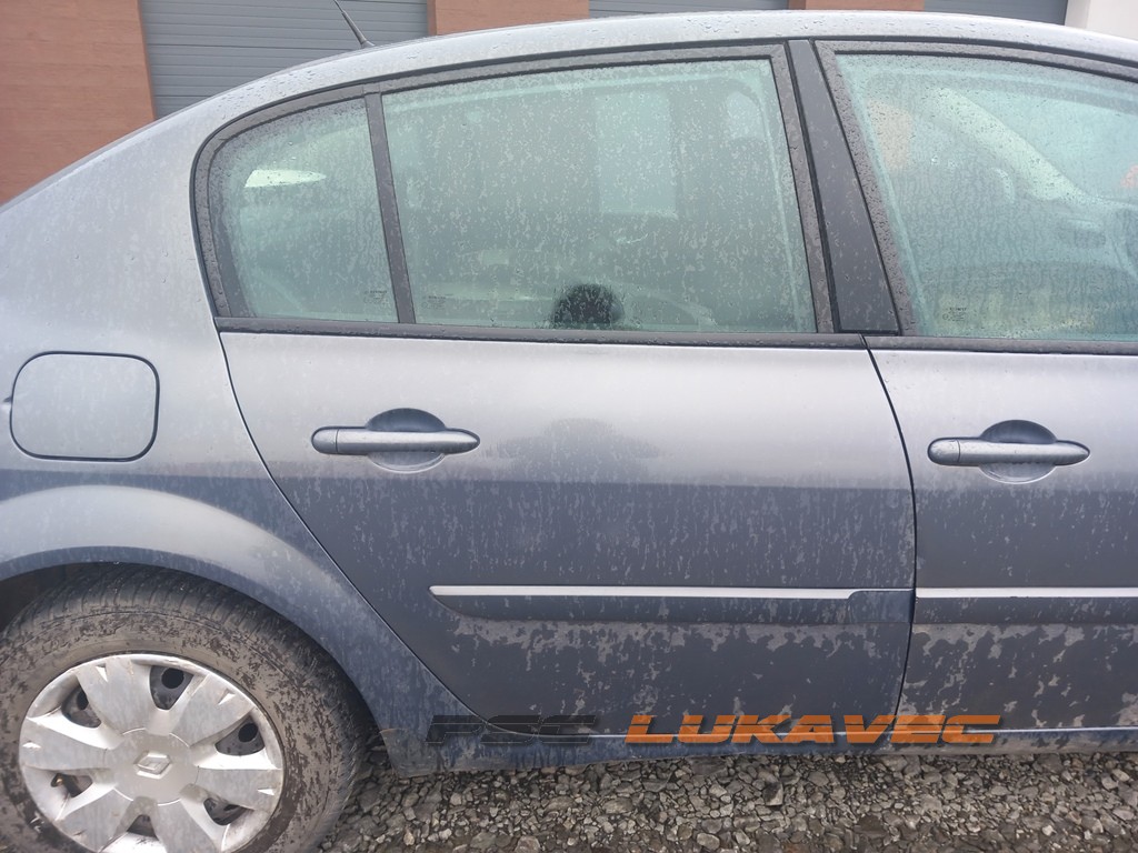 RENAULT MEGANE 2 VRATA ZADNJA DESNA 2007