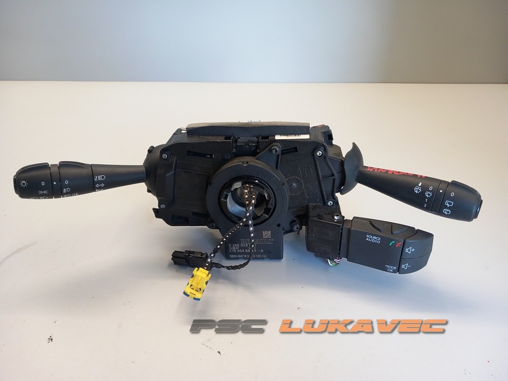 RENAULT CLIO ZAVOJNICA VOLANA S RUČICAMA E10670243 2009-2012