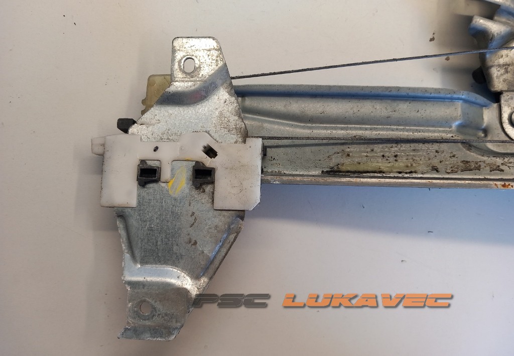 PEUGEOT 308 MOTORIĆ PODIZAČA STAKLA PREDNJI DESNI 9657247580 2008.