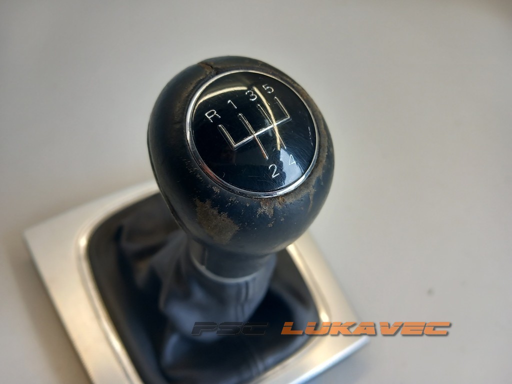 AUDI A4 RUČICA MJENJAČA SA KOŽOM 5 BRZINA 402003001000 2005.