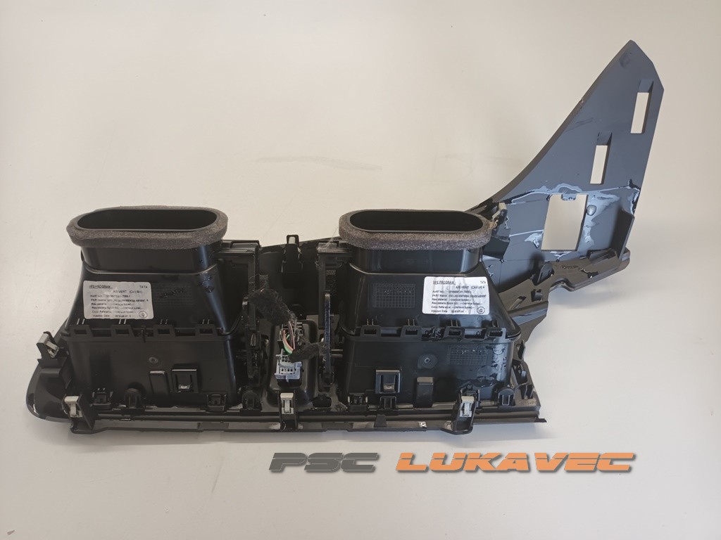 RENAULT KADJAR REŠETKA VENTILACIJE 687506811R  2016.