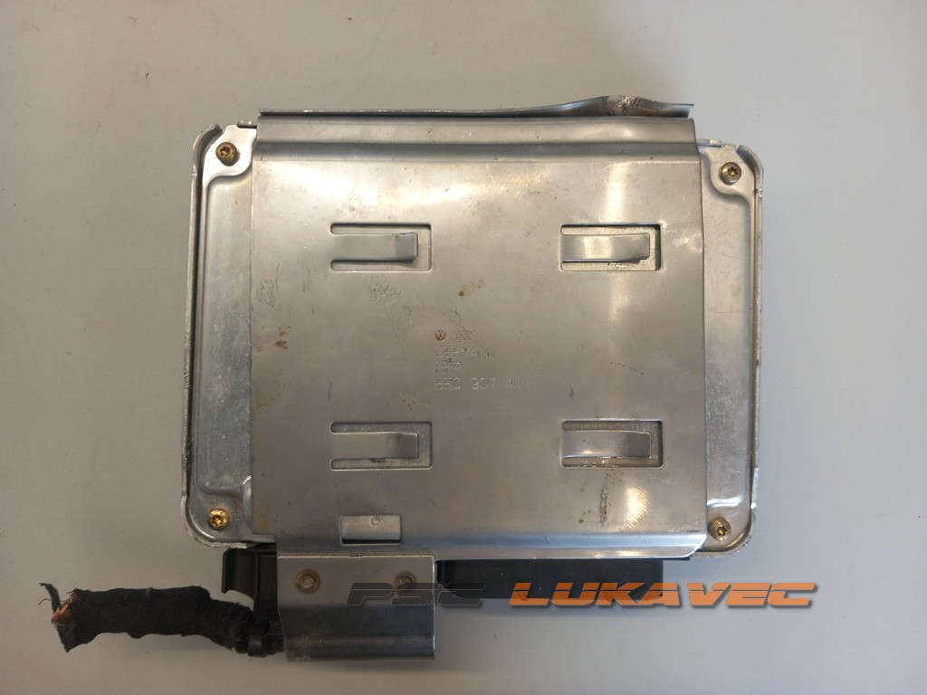 AUDI A4 KOMPJUTER MOTORA  8R0907411 2000-2004.