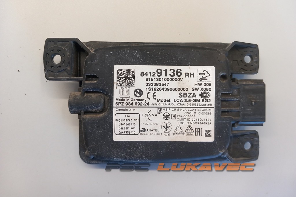 OPEL INSIGNIA B RADAR SENZOR DESNI 84129136