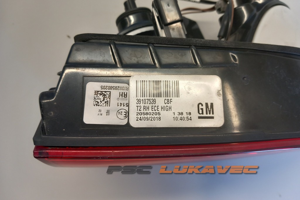 OPEL INSIGNIA B ŠTOP SVJETLO DESNO UNUTARNJE 3910739