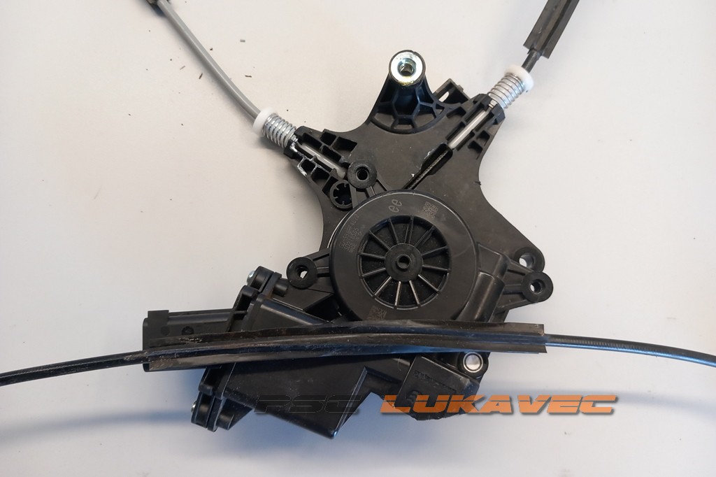 OPEL INSIGNIA B PODIZAČ STAKLA PREDNJI LIJEVI 39176499